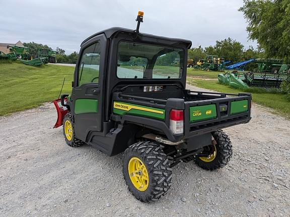 Image of John Deere XUV 835M equipment image 2