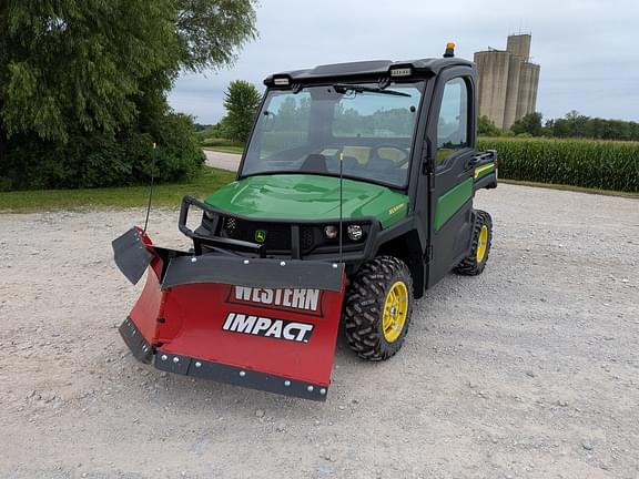 Image of John Deere XUV 835M Primary image