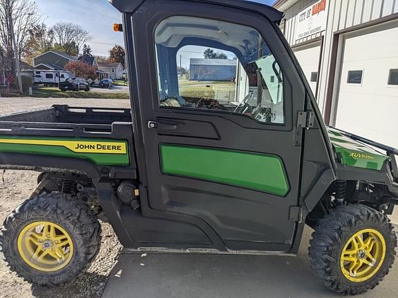 Image of John Deere XUV 835M equipment image 2