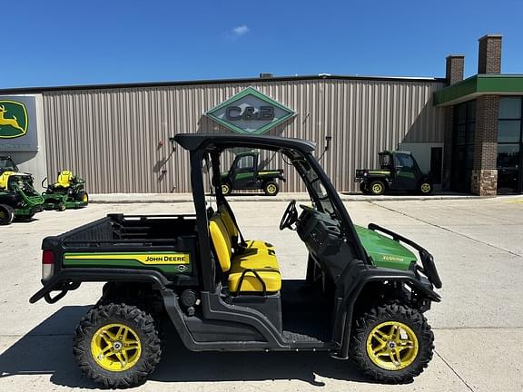 Image of John Deere XUV 835M Primary image