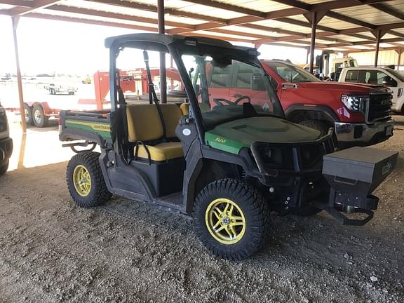 Image of John Deere XUV 835M Primary image