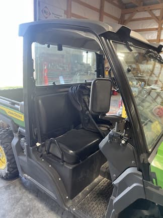 Image of John Deere XUV 835M equipment image 3