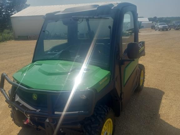 Image of John Deere XUV 835M equipment image 3