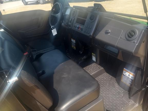 Image of John Deere XUV 835M equipment image 1