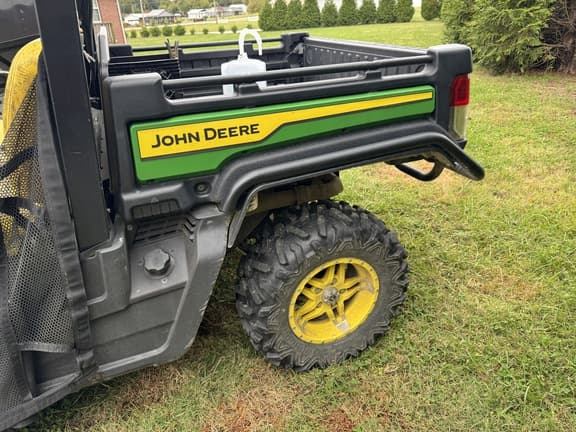 Image of John Deere XUV 835M equipment image 2