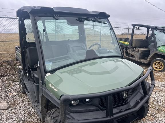 Image of John Deere XUV 835M equipment image 1