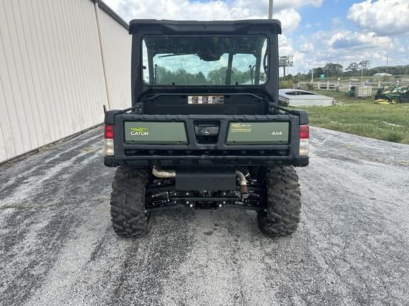 Image of John Deere XUV 835M equipment image 3