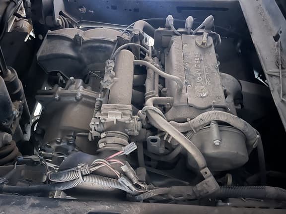 Image of John Deere XUV 835M equipment image 2