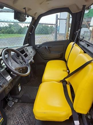 Image of John Deere XUV 835M equipment image 3