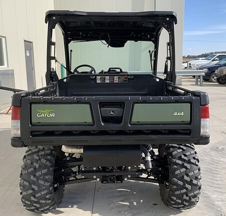 Image of John Deere XUV 835M equipment image 3