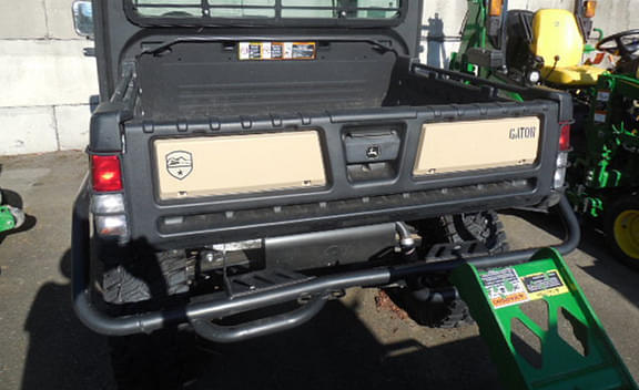 Image of John Deere XUV 835M Honor Edition equipment image 2