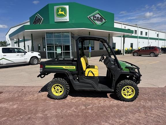 Image of John Deere XUV 835M Primary image