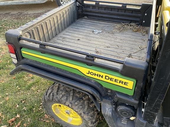 Image of John Deere XUV 835M equipment image 4