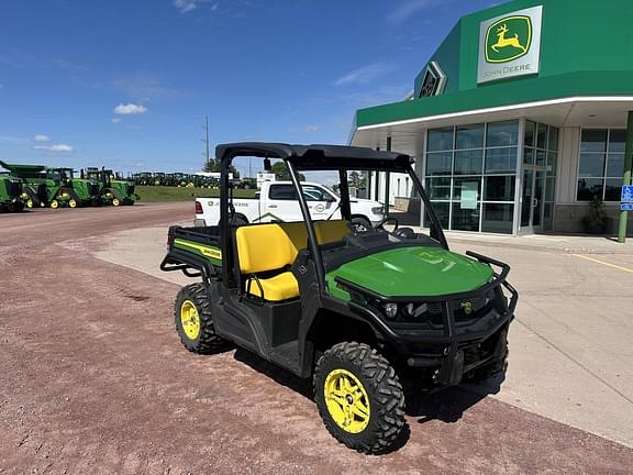 Image of John Deere XUV 835M equipment image 1