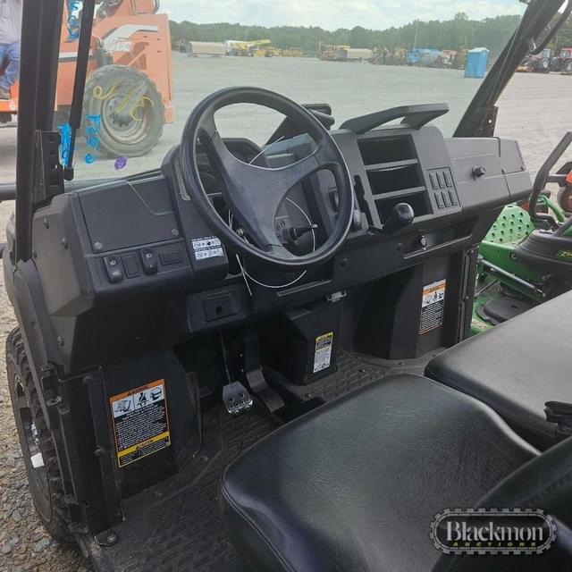 Image of John Deere XUV 835M equipment image 2