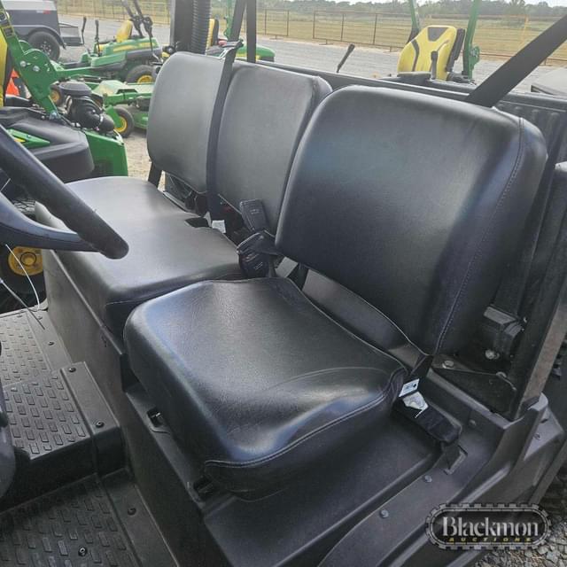 Image of John Deere XUV 835M equipment image 1