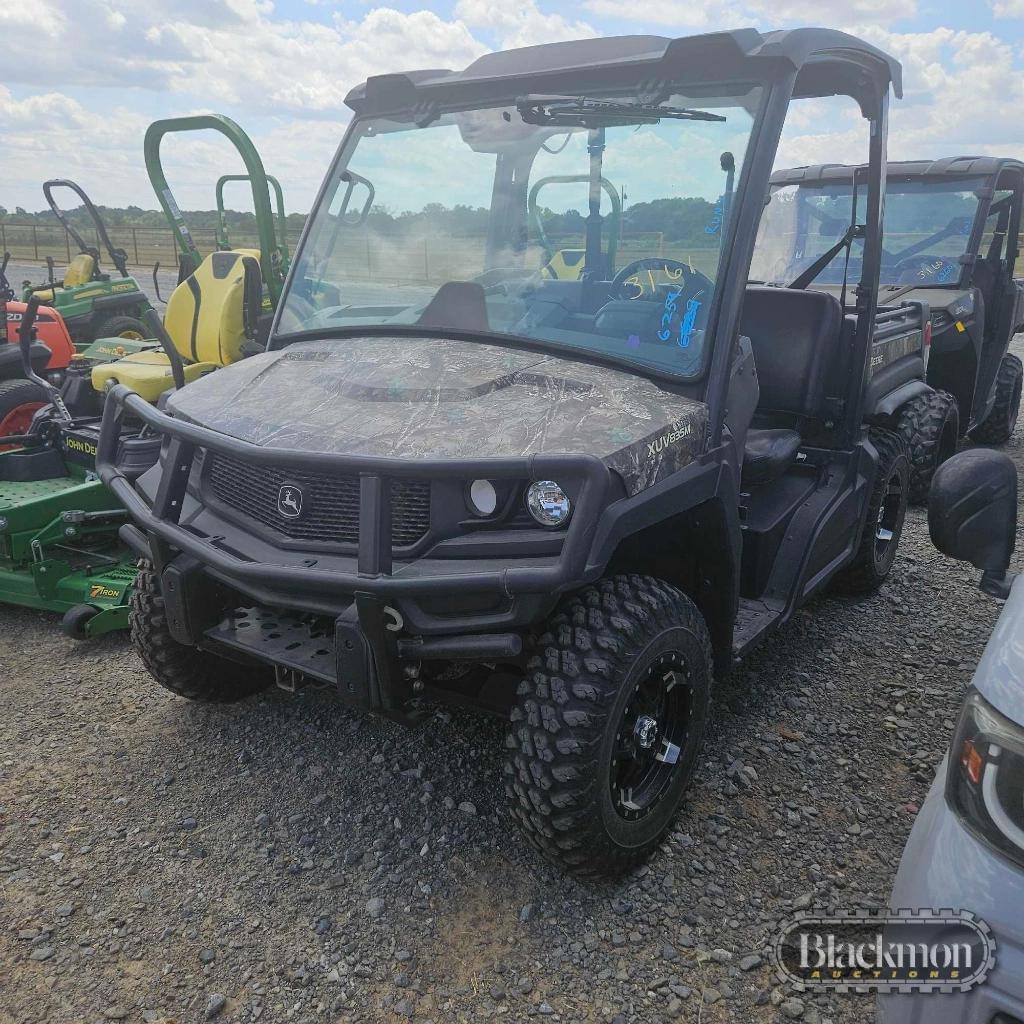 Image of John Deere XUV 835M Primary image