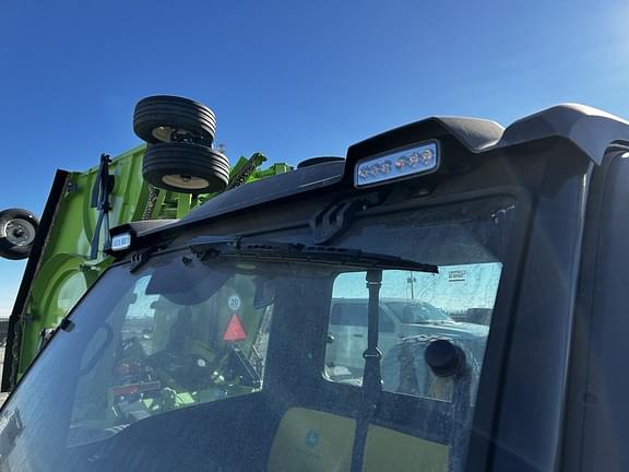 Image of John Deere XUV 835M equipment image 4