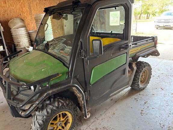 Image of John Deere XUV 835M equipment image 1