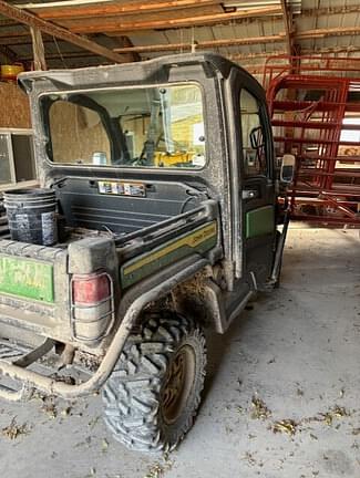 Image of John Deere XUV 835M equipment image 2