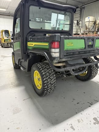 Image of John Deere XUV 835M equipment image 3