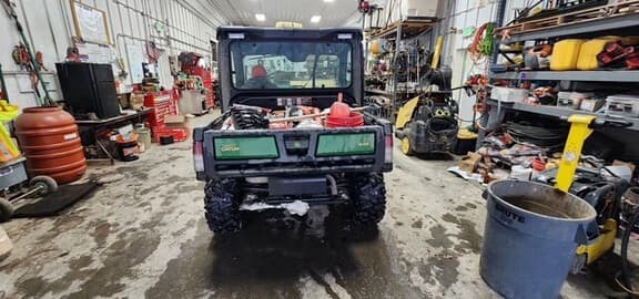 Image of John Deere XUV 835M equipment image 3