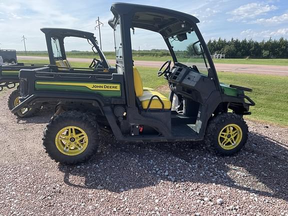 Image of John Deere XUV 835M equipment image 1