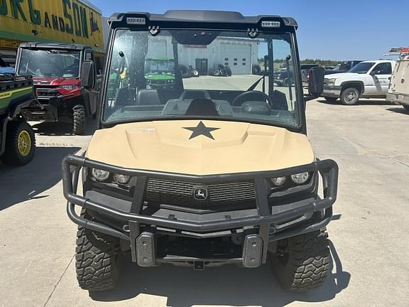 Image of John Deere XUV 835M equipment image 1
