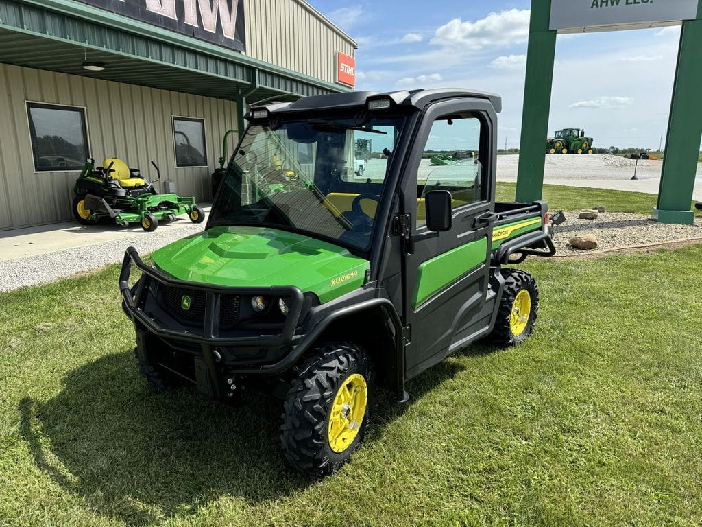 2022 John Deere XUV 835M Equipment Image0