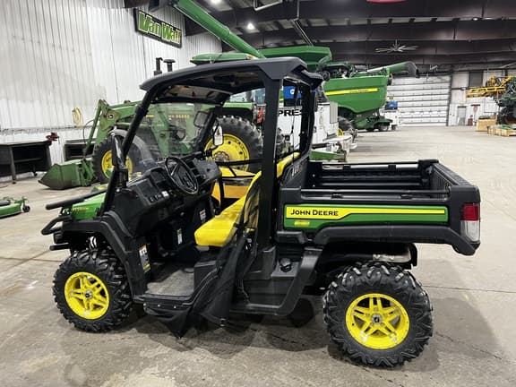 Image of John Deere XUV 835M equipment image 2