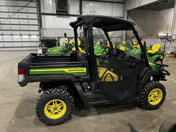 Image of John Deere XUV 835M equipment image 1