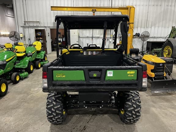 Image of John Deere XUV 835M equipment image 3