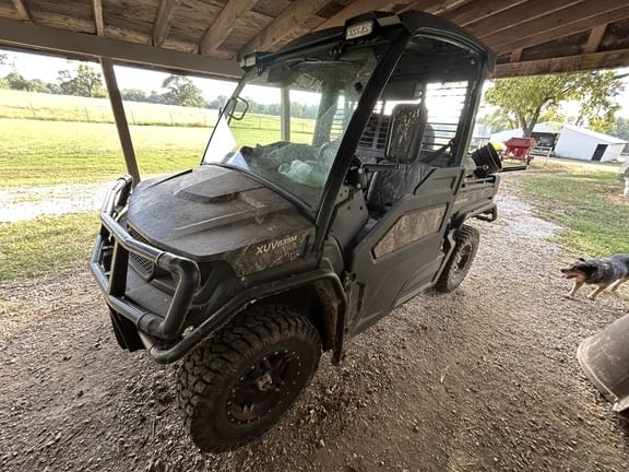 2022 John Deere XUV 835M Equipment Image0