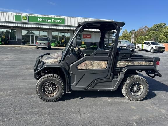 Image of John Deere XUV 835M equipment image 2
