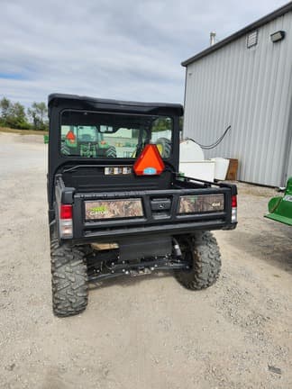 Image of John Deere XUV 835M equipment image 2