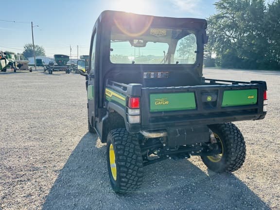 Image of John Deere XUV 835M equipment image 4