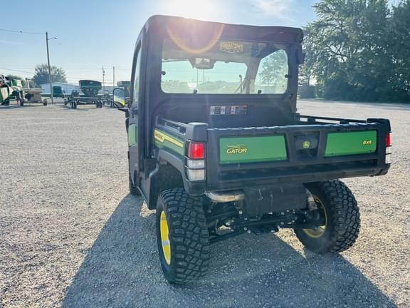 Image of John Deere XUV 835M equipment image 3