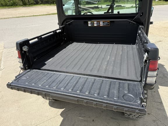 Image of John Deere XUV 835M equipment image 4