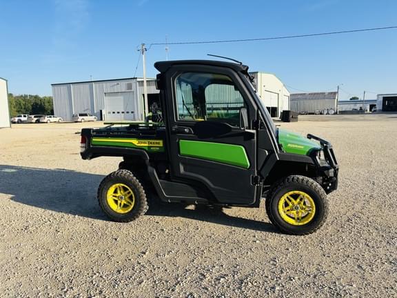 Image of John Deere XUV 835M equipment image 1