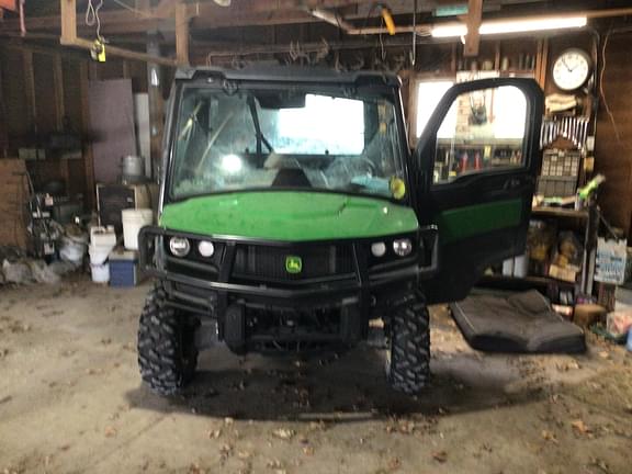 Image of John Deere XUV 835M equipment image 1