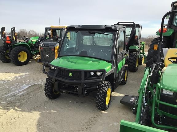 Image of John Deere XUV 835M equipment image 1