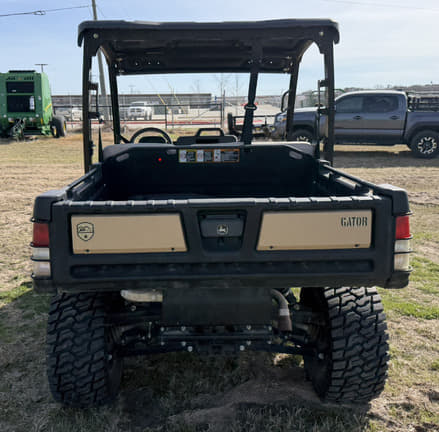 Image of John Deere XUV 835M equipment image 3