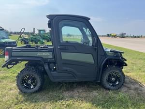 2022 John Deere XUV 835M Image