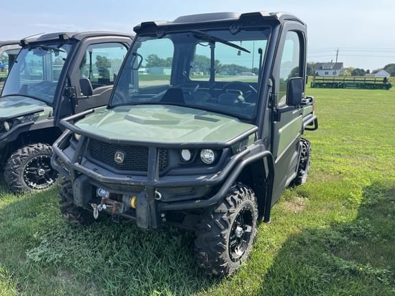 Image of John Deere XUV 835M equipment image 1