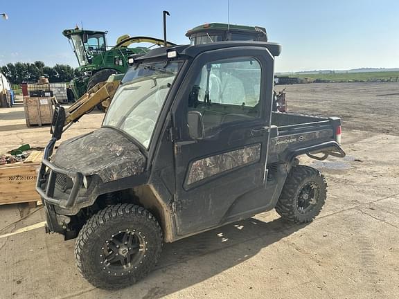 Image of John Deere XUV 835M equipment image 1