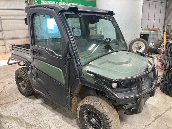 Image of John Deere XUV 835M equipment image 1