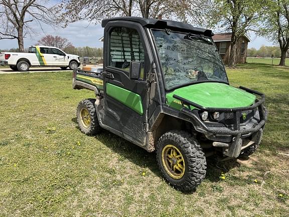 Image of John Deere XUV 835M equipment image 2