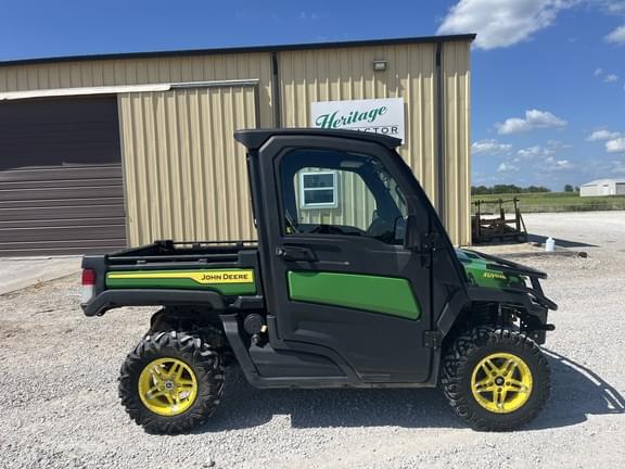 Image of John Deere XUV 835M equipment image 1