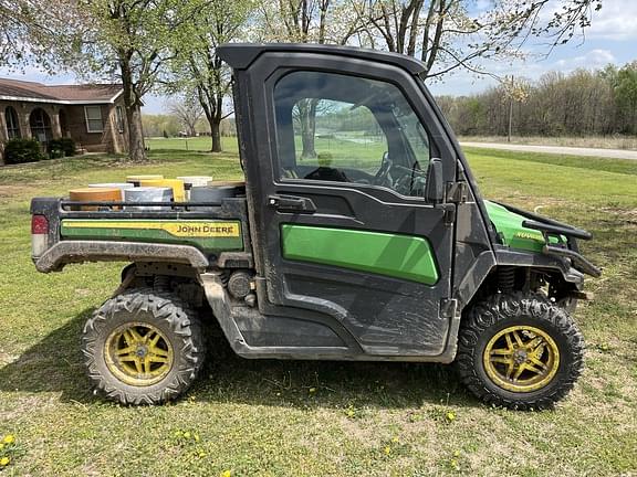 Image of John Deere XUV 835M equipment image 1