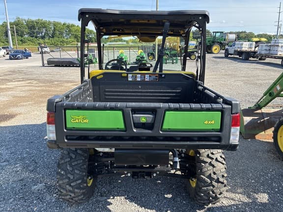 Image of John Deere XUV 835M equipment image 4